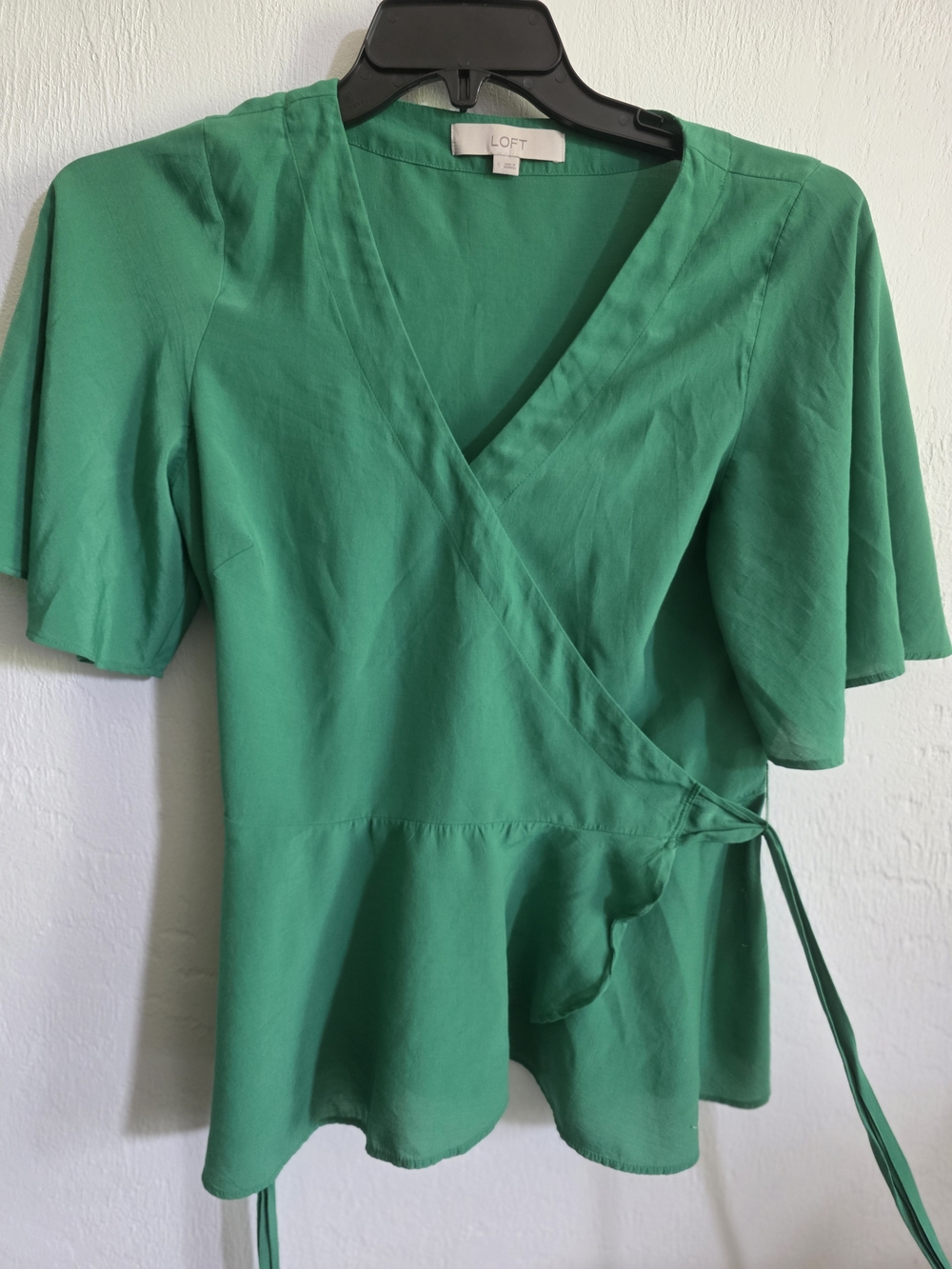 LOFT Emerald Kelly Green Wrap Peplum Blouse Flutter Sleeve
